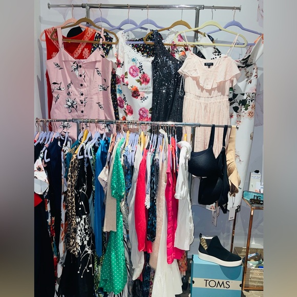 💟LIKE TO BE NOTIFIED FOR POSH SHOWS💟 - Picture 2 of 8